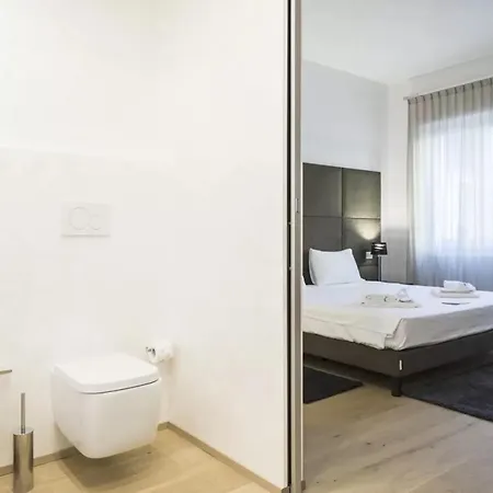 Italianway - Vittorio Emanuele 15 * Milano